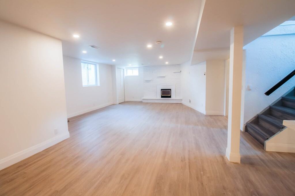 191 Gadsby Ave - Photo 4 of 16