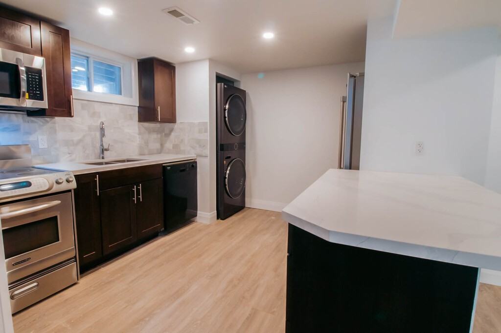 191 Gadsby Ave - Photo 5 of 16