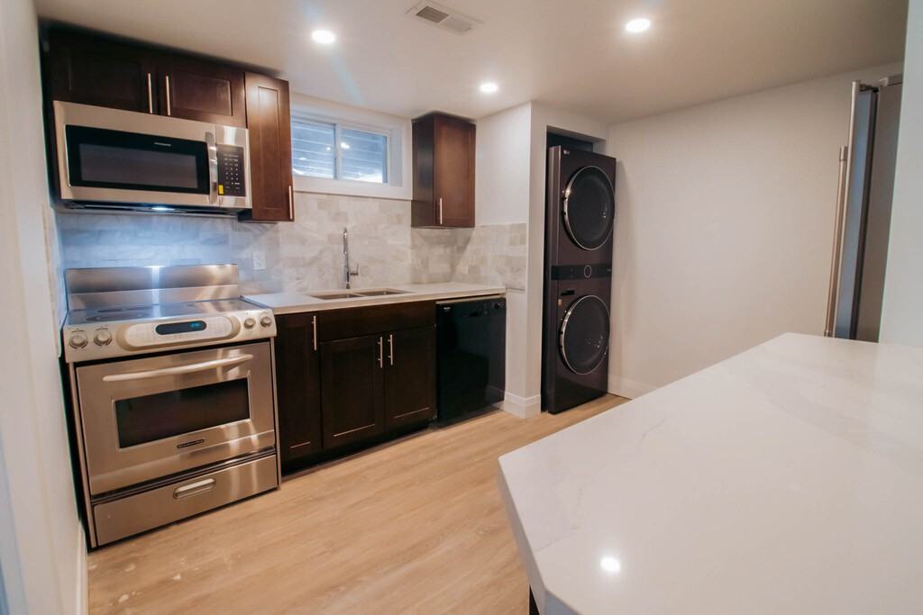 191 Gadsby Ave - Photo 6 of 16