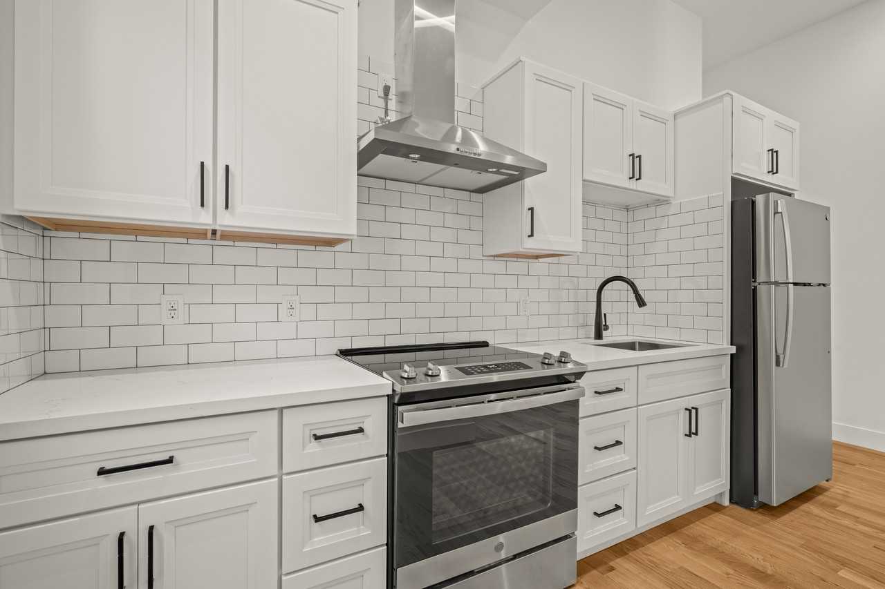 290 Divisadero St #A - Photo 2 of 9