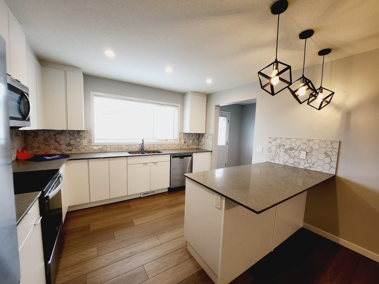 22330 92a Ave Nw - Photo 3 of 18