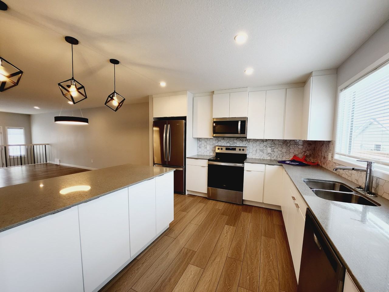 22330 92a Ave Nw - Photo 4 of 18