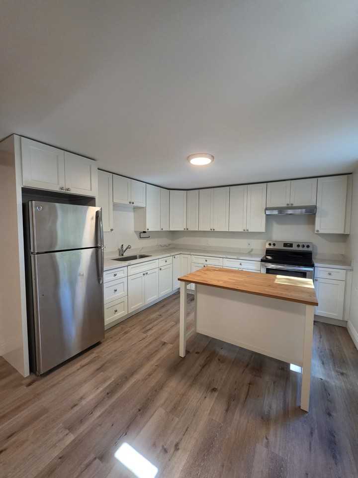 1466 Hopkins St #2 - Photo 2 of 9