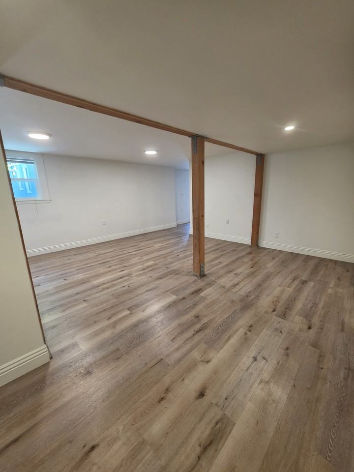 1466 Hopkins St #2 - Photo 4 of 9