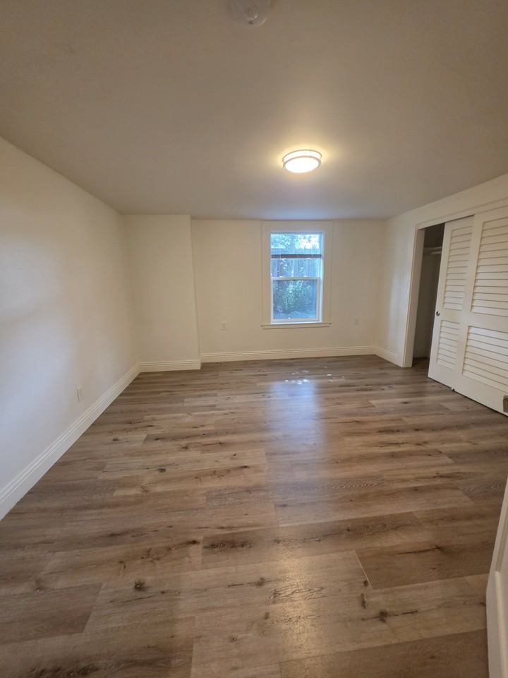 1466 Hopkins St #2 - Photo 5 of 9