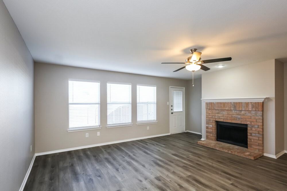 2217 Midbury Dr - Photo 3 of 16