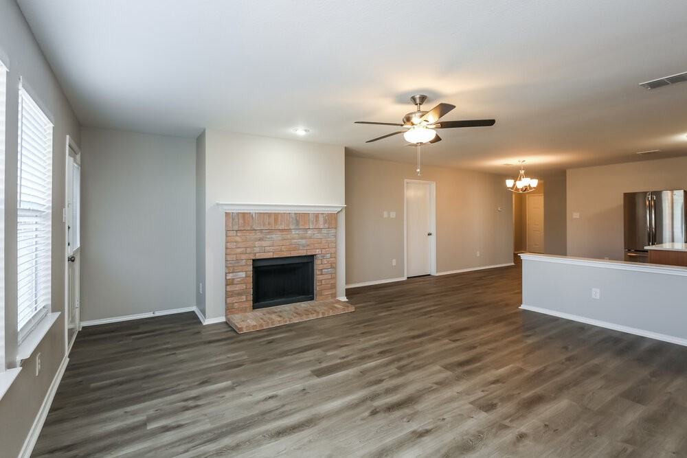 2217 Midbury Dr - Photo 4 of 16