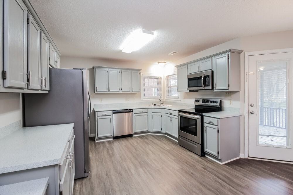 7207 Glen Brook Ln - Photo 7 of 17