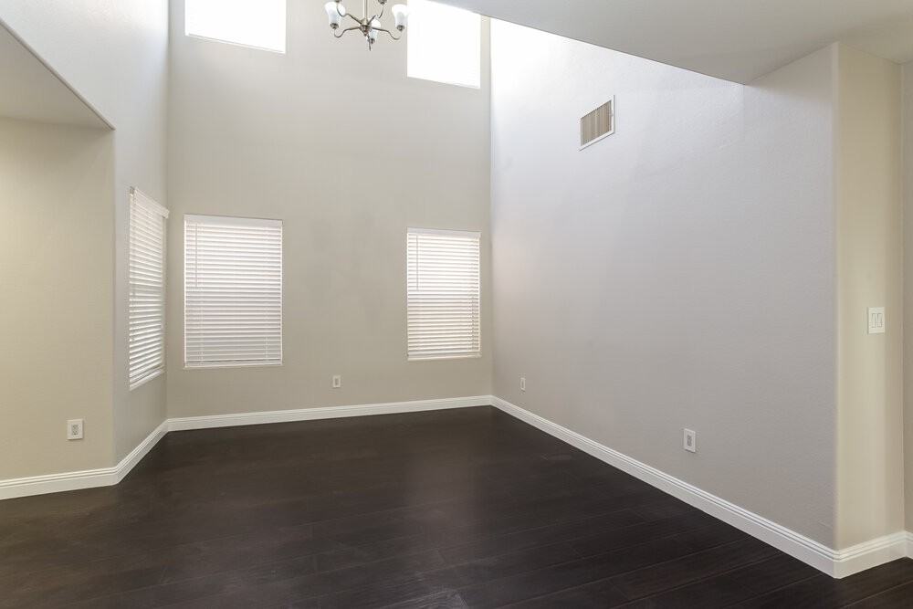 9453 Grandview Spring Ave - Photo 4 of 16