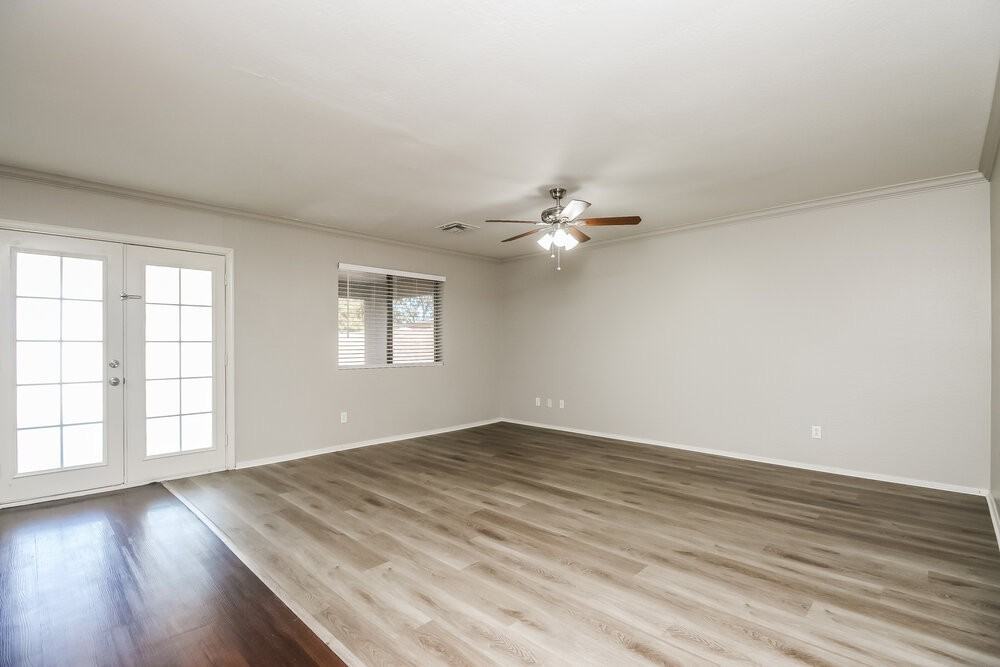 452 S Sabrina - Photo 4 of 17