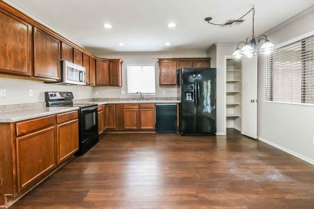 452 S Sabrina - Photo 7 of 17
