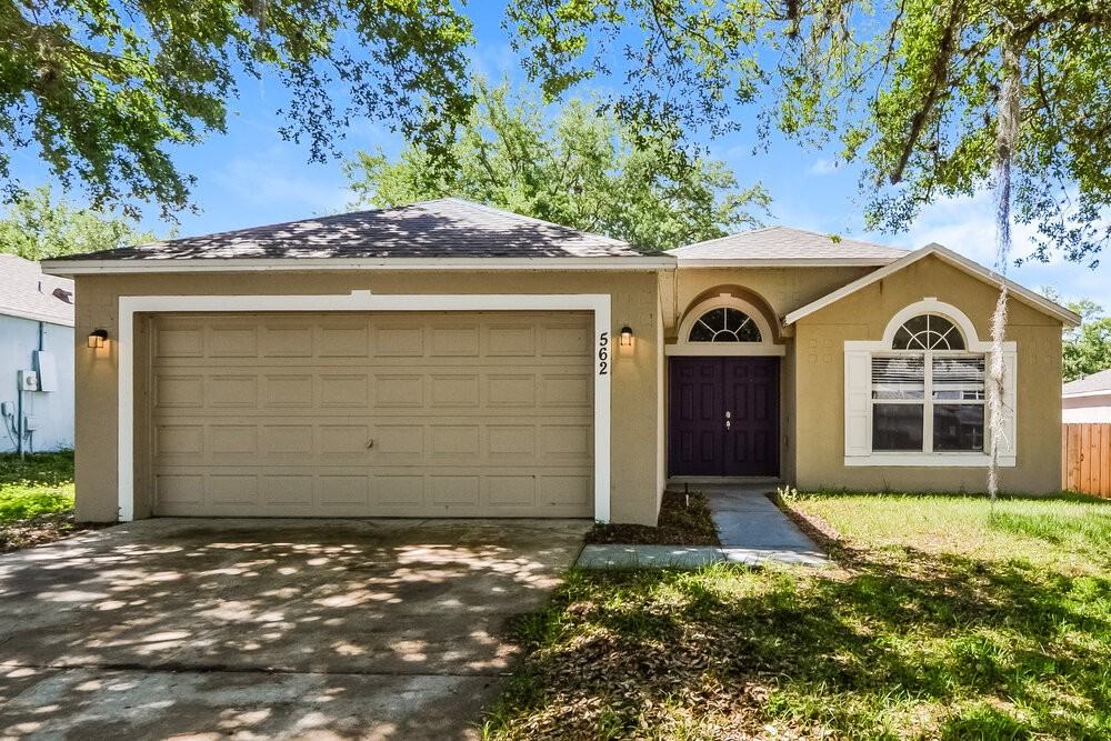 562 Wekiva Bluff St