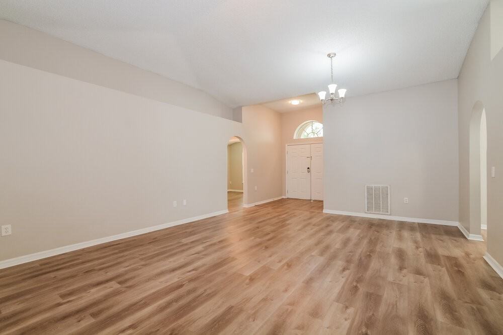 562 Wekiva Bluff St - Photo 4 of 16