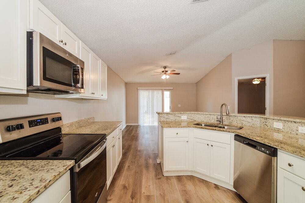 562 Wekiva Bluff St - Photo 7 of 16