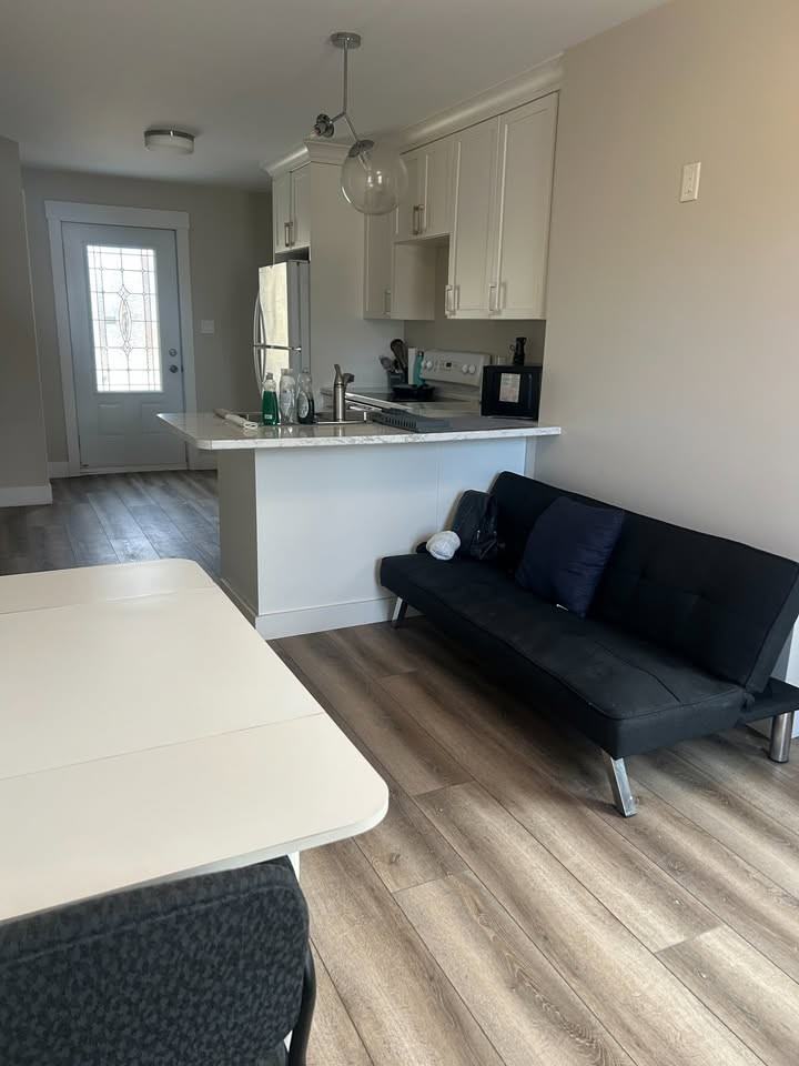 117 Elmwood Dr #2MAINLEVEL - Photo 4 of 11