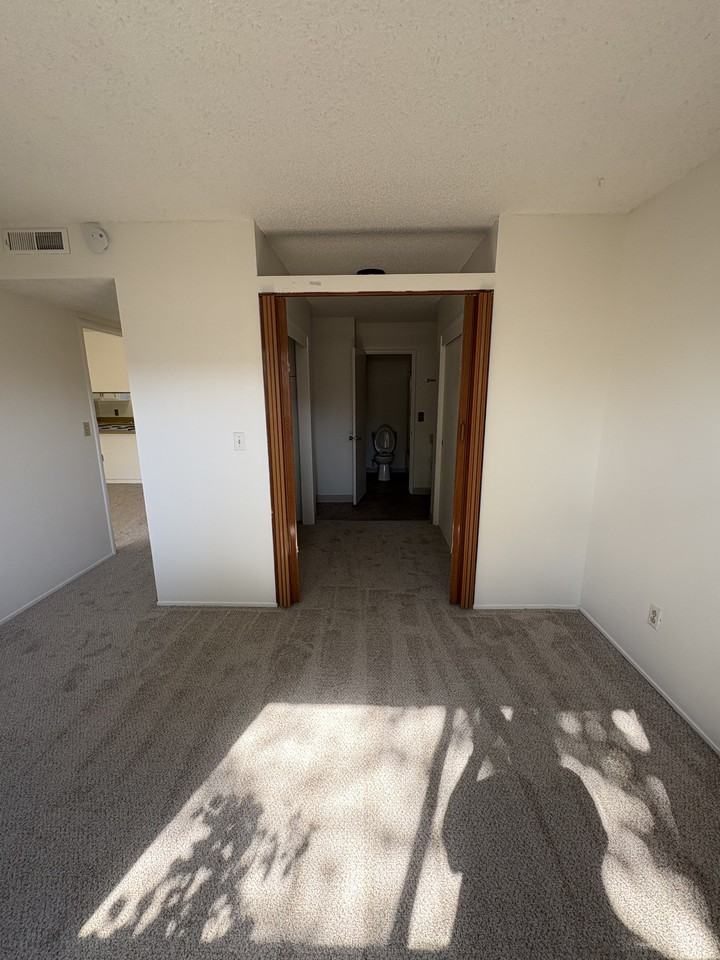 1168 Arthur St #B - Photo 6 of 11