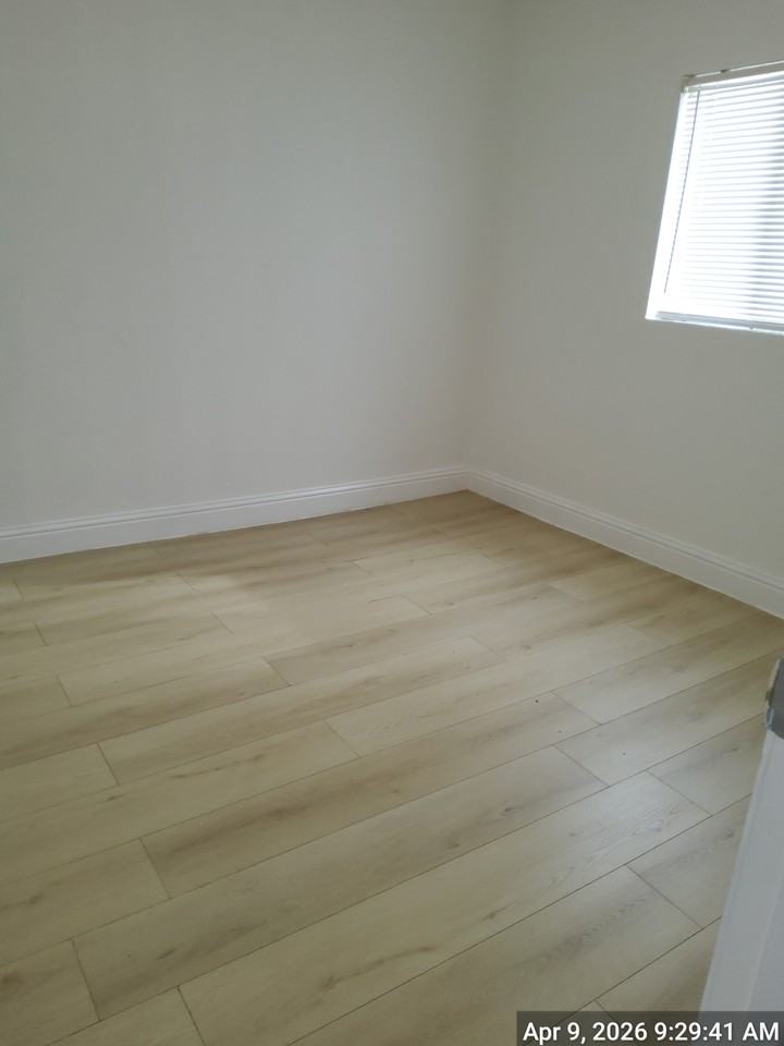 1738 Linda Avenue-2 - E #E - Photo 4 of 6