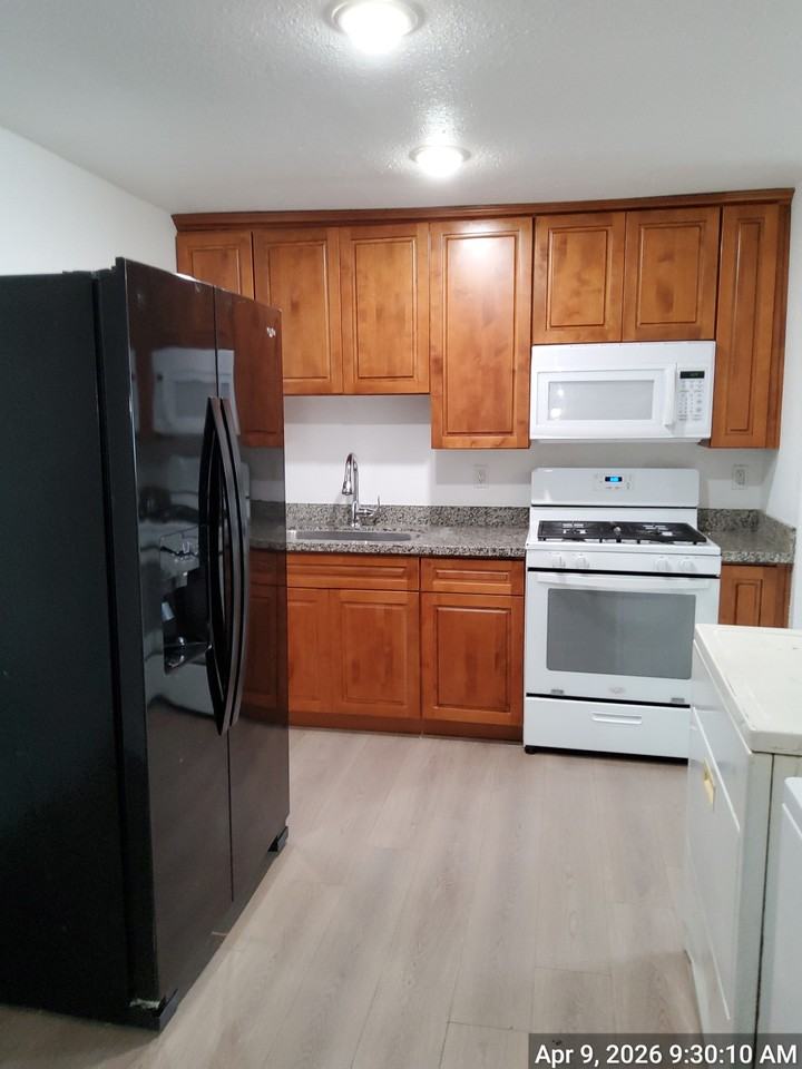 1738 Linda Avenue-2 - E #E - Photo 6 of 6