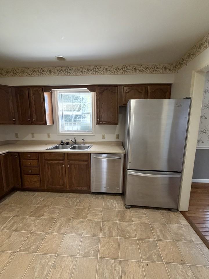 1513 Princess Anne Ln #1 - Photo 5 of 17