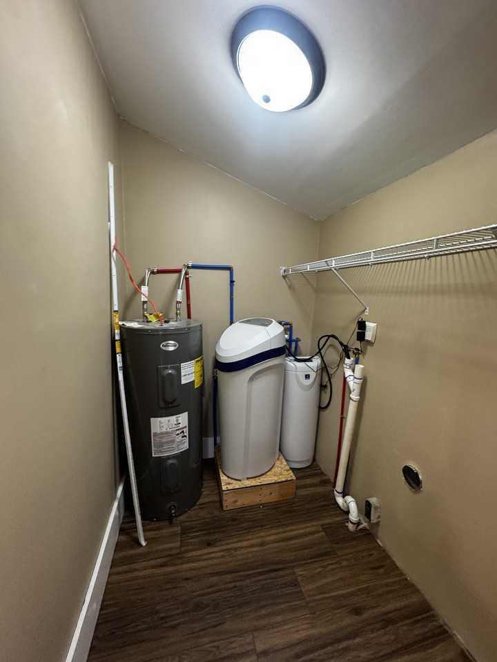 904 S Bell St #1 - Photo 5 of 11