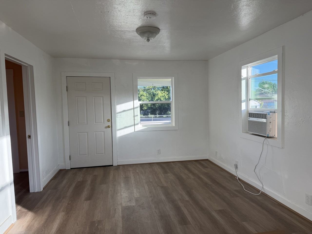 1154 Grand Ave #1 - Photo 2 of 14