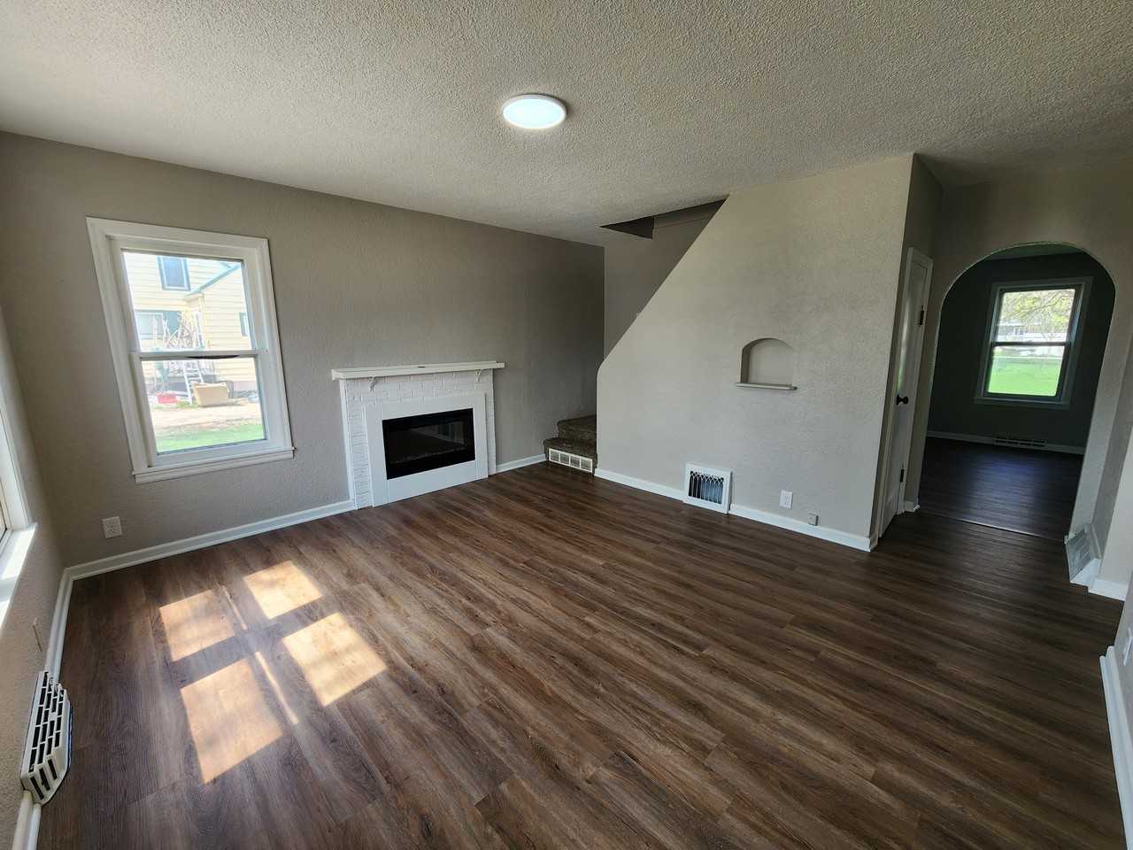 608 6th St Nw #1 - Photo 3 of 21