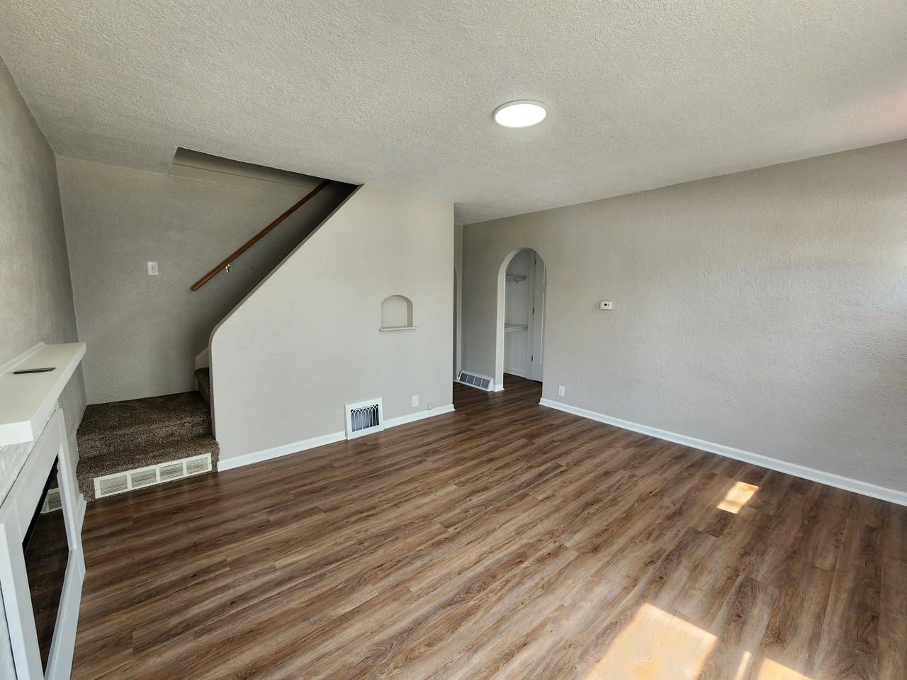 608 6th St Nw #1 - Photo 5 of 21