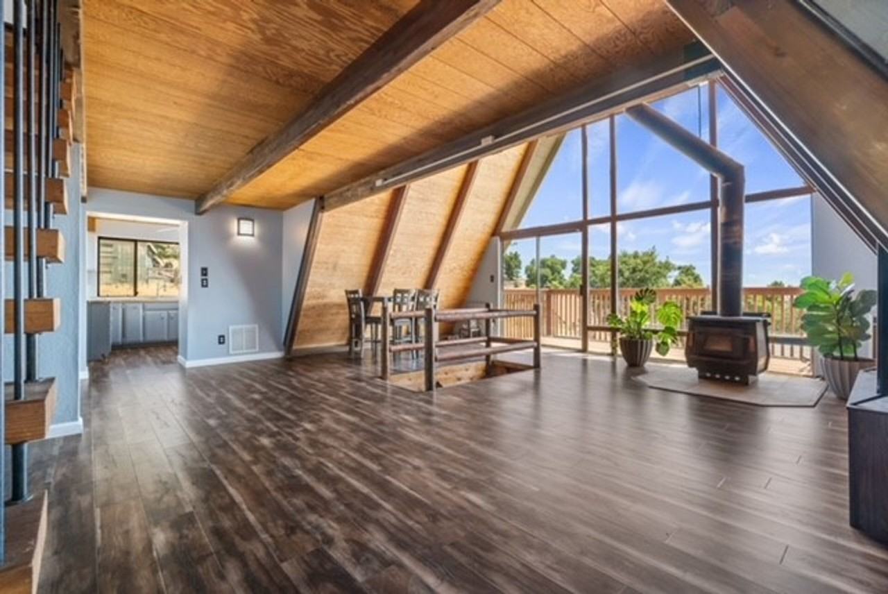 26120 Deertrail Dr - Photo 3 of 20