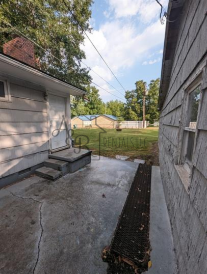 114 W Washington St #1 - Photo 3 of 26