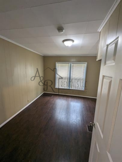 114 W Washington St #1 - Photo 4 of 26