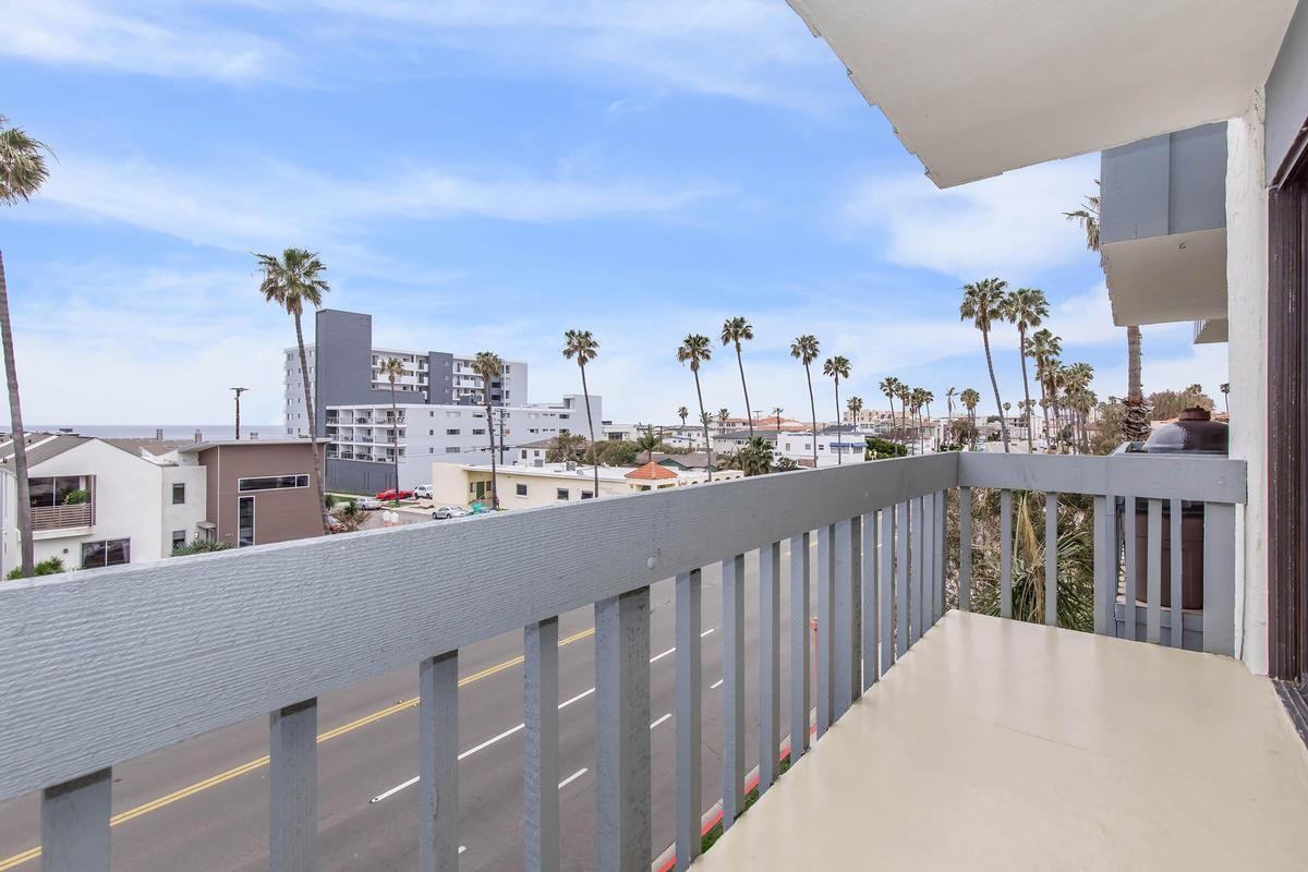 1000 S Catalina Ave - Photo 6 of 10
