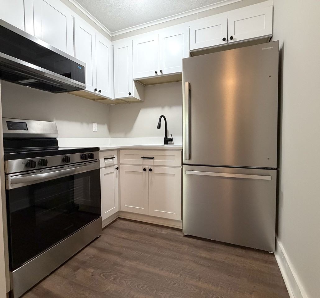 220 Whitehall Rd #3 - Photo 5 of 8