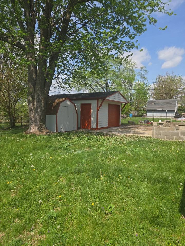 604 Carol Dr #1 - Photo 4 of 16