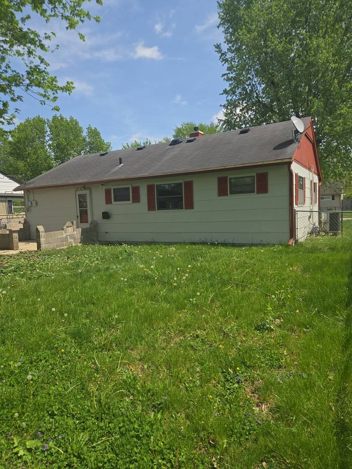 604 Carol Dr #1 - Photo 5 of 16