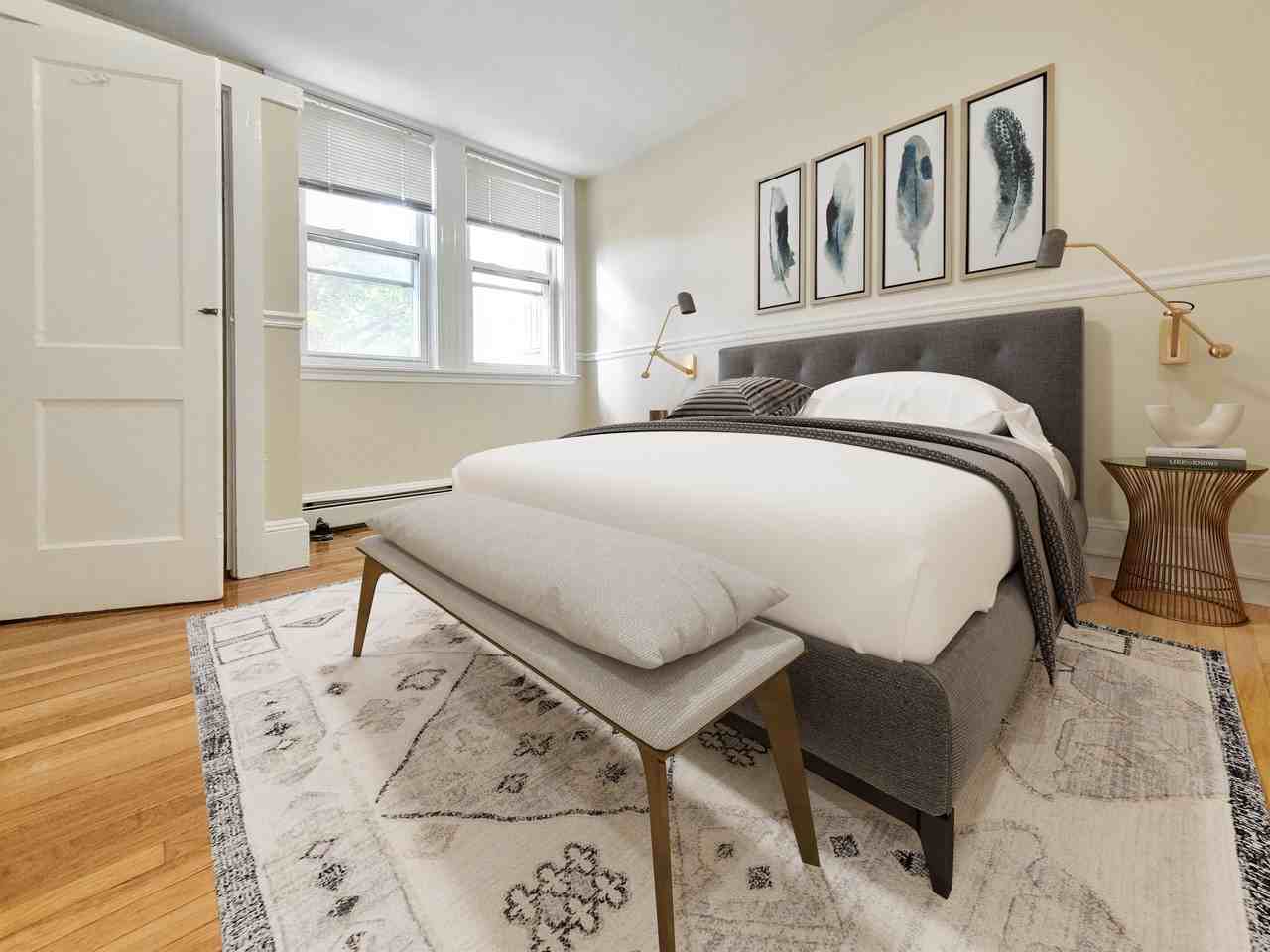 122 Gladstone Street122 Gladstone Street - A #A - Photo 4 of 8