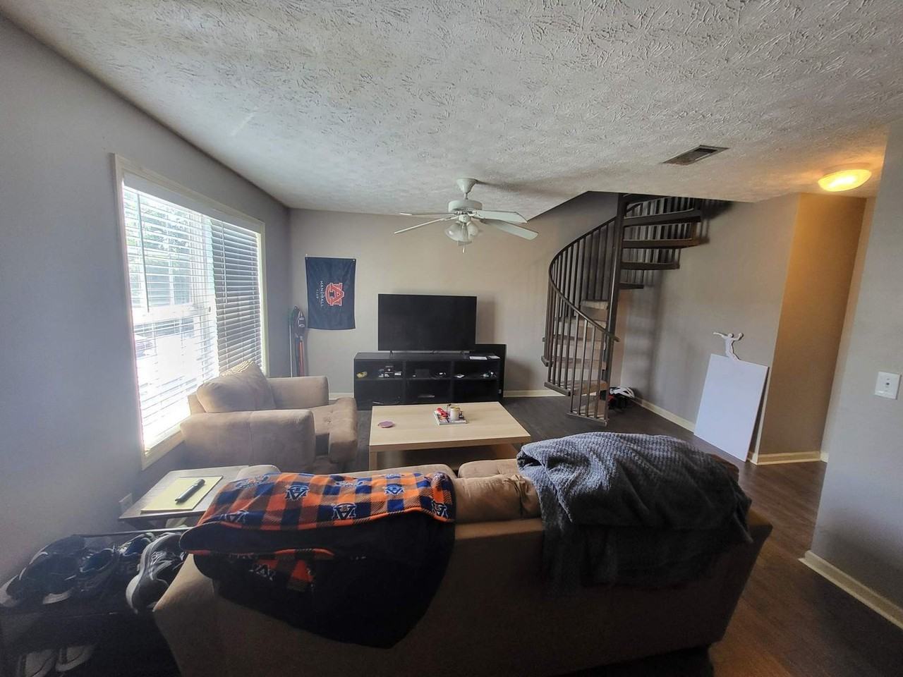 303 Ross Street- 303 N Ross Street #204 - Photo 2 of 6