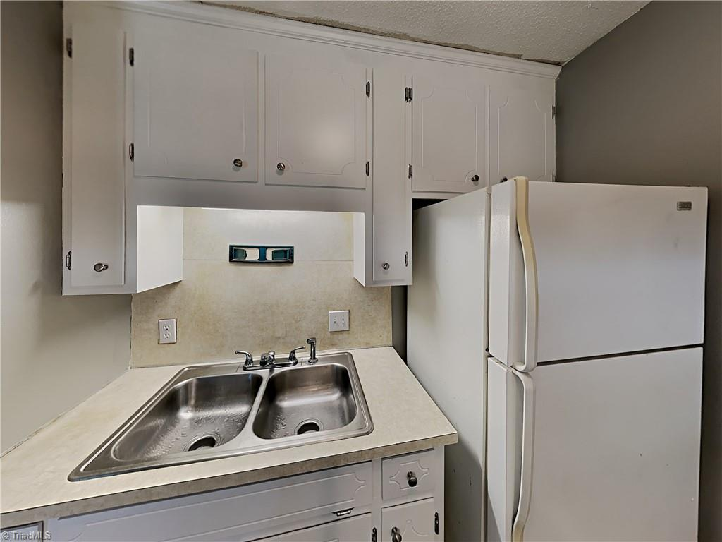 3700 Central Ave #B - Photo 3 of 9