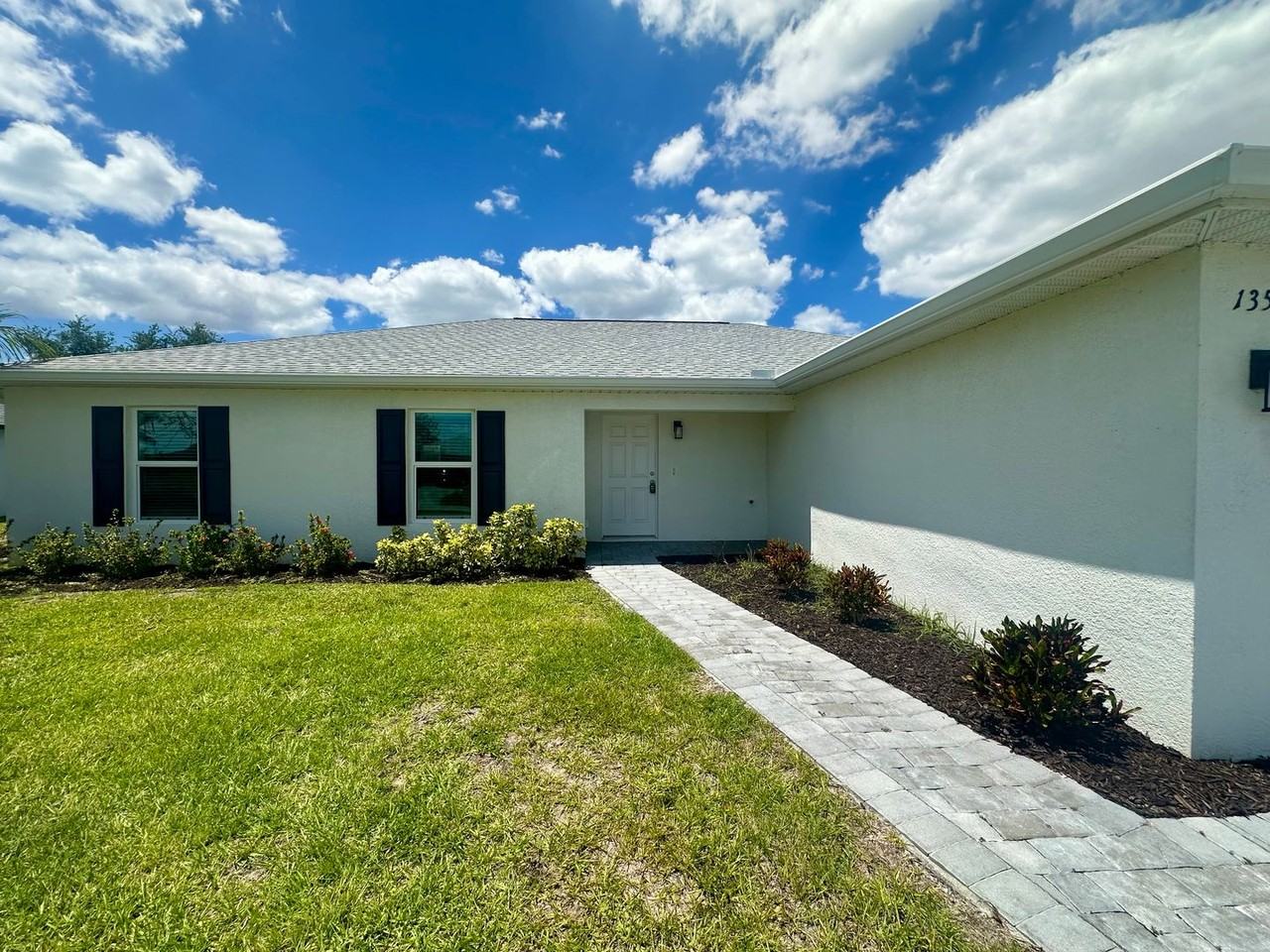 1356 Nw 14th Ave - Photo 3 of 13