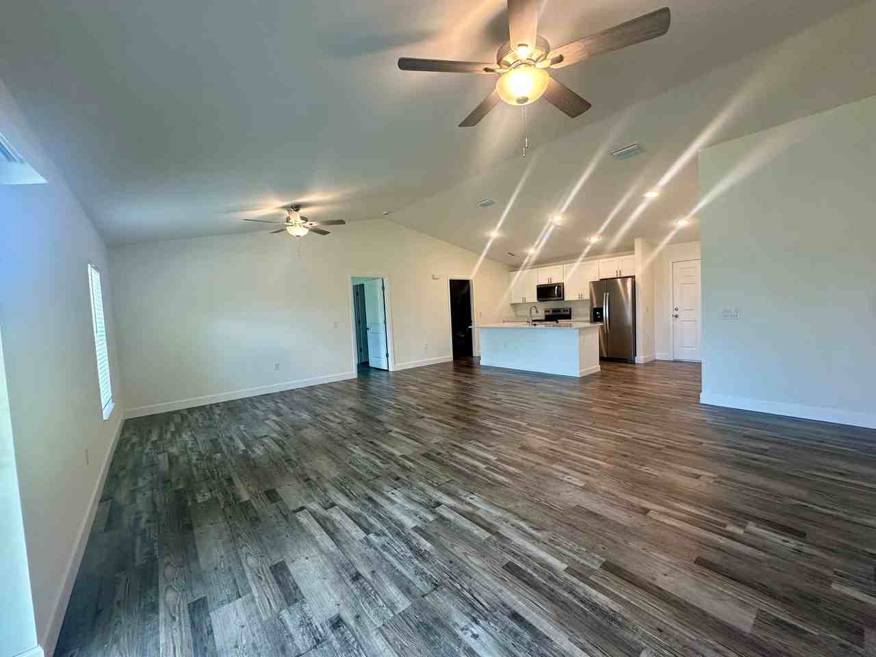 1356 Nw 14th Ave - Photo 5 of 13