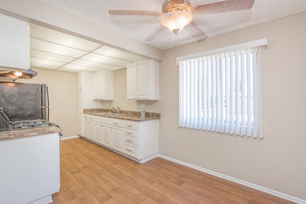 16162 Sher Ln - Photo 4 of 14