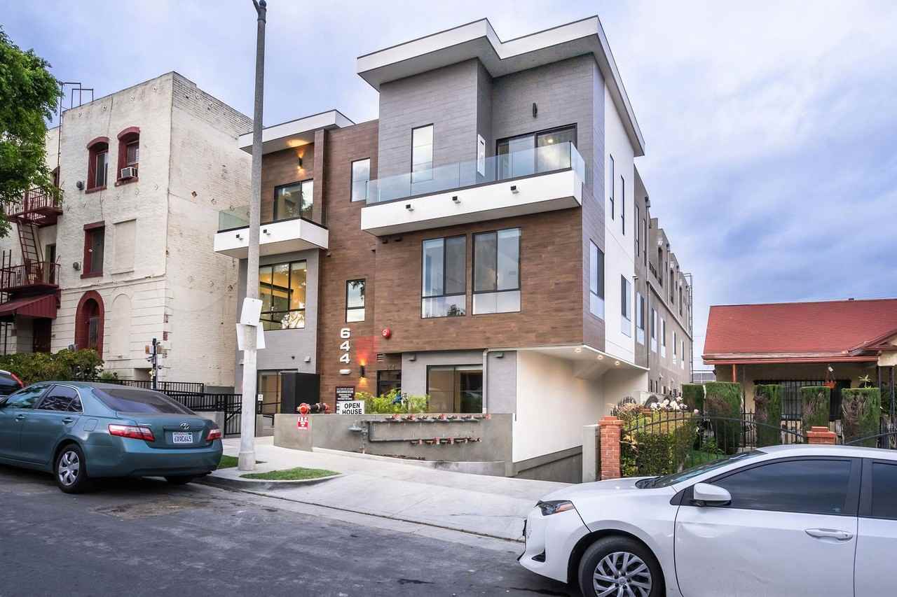 ST Living at 644 Hobart | Where Style, Comfort, and Hollywood Energy Meet. - Photo 3 of 23