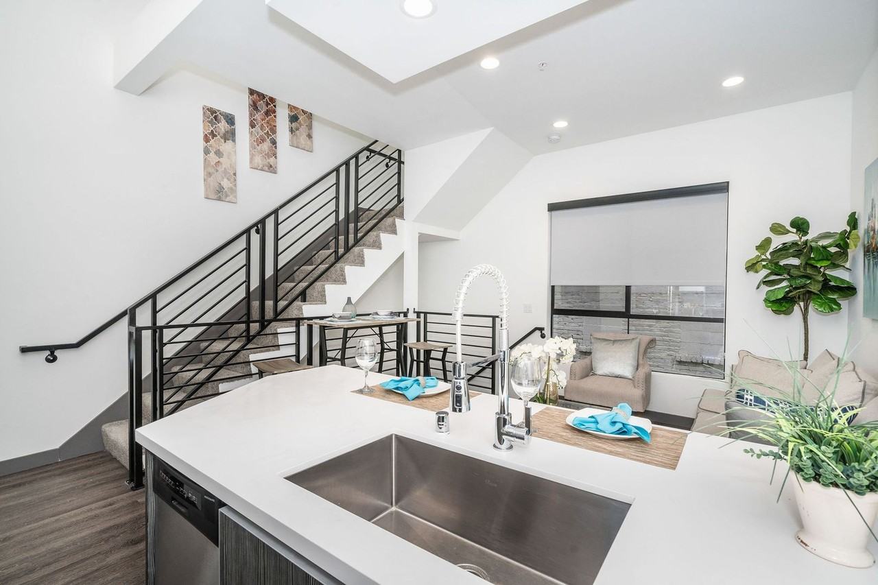 ST Living at 644 Hobart | Where Style, Comfort, and Hollywood Energy Meet. - Photo 5 of 23