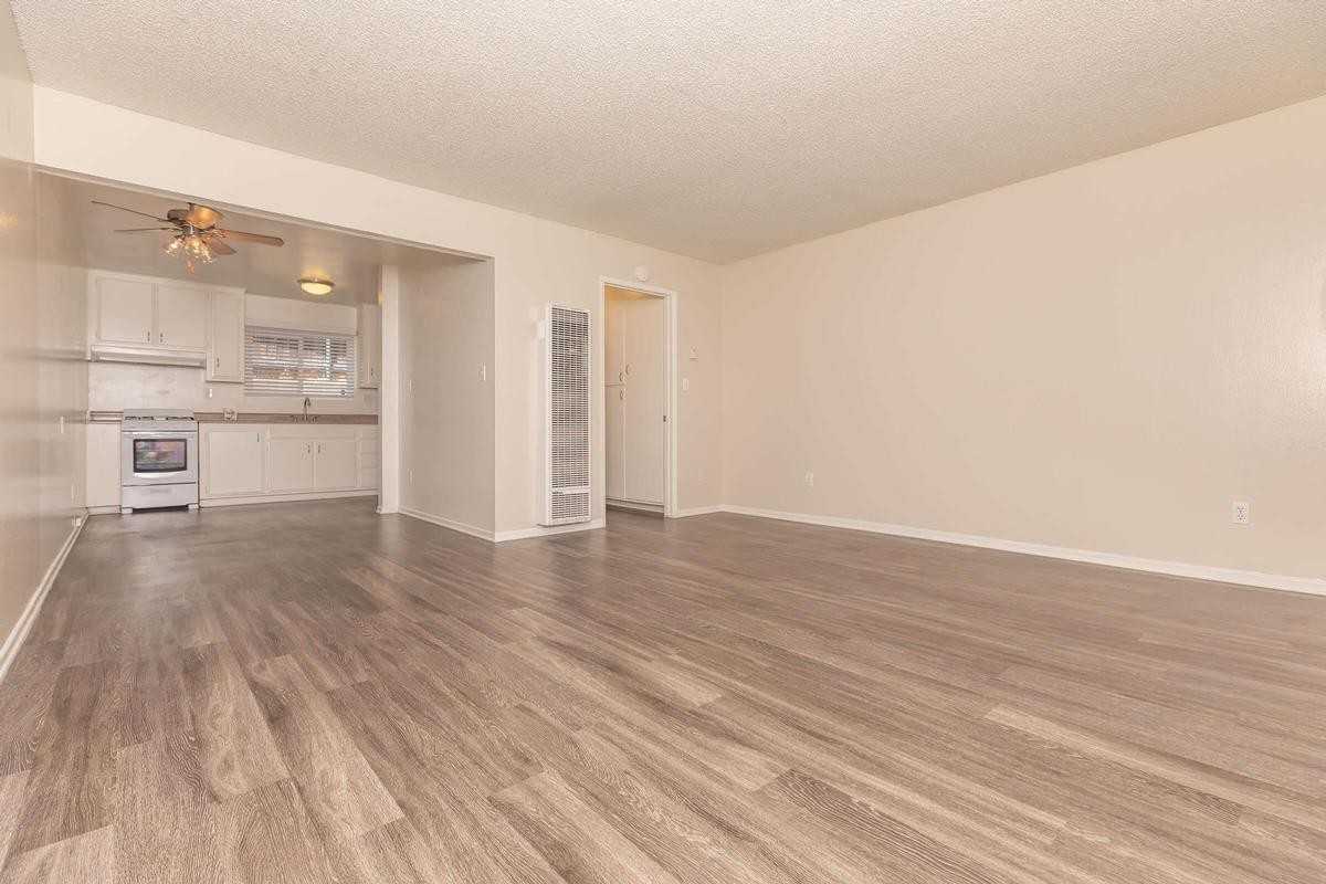 401 Atlanta Ave - Photo 3 of 7