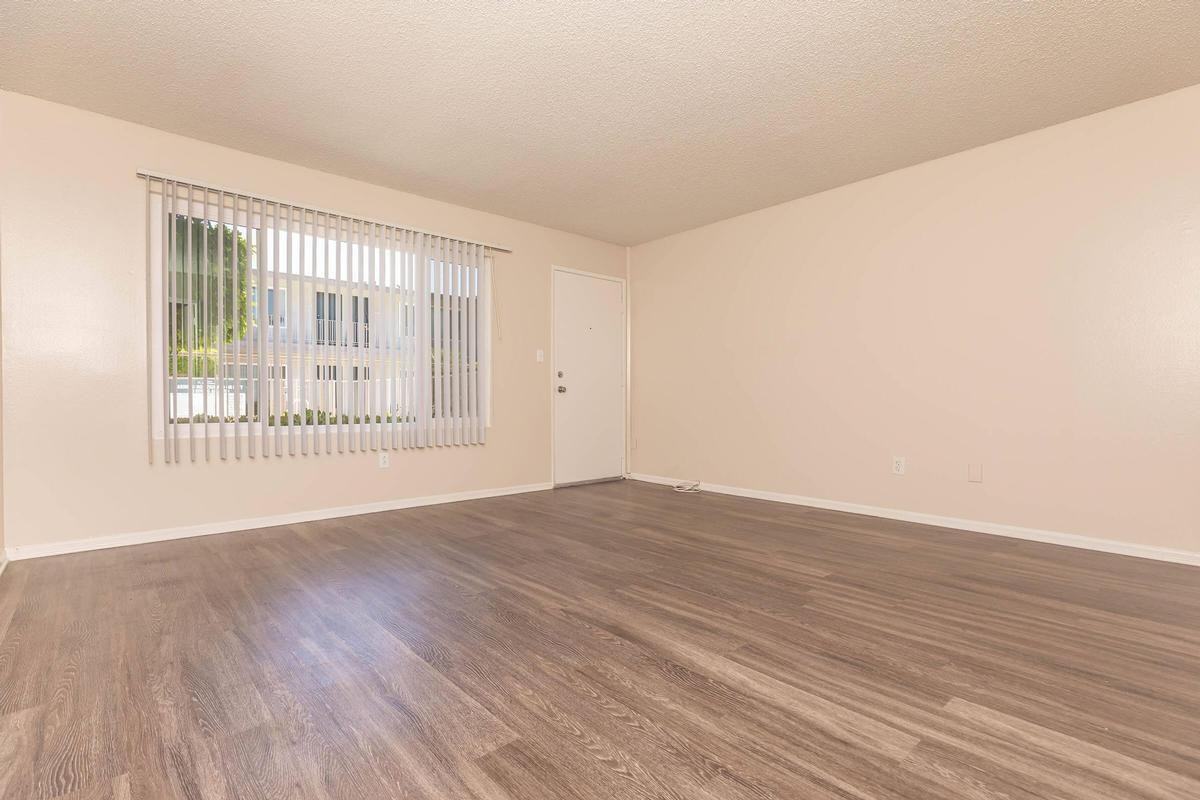401 Atlanta Ave - Photo 4 of 7