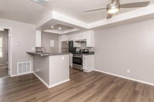 featured image of 3800 W Devonshire Ave