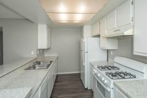 featured image of 3800 W Devonshire Ave