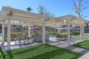 featured image of 3800 W Devonshire Ave