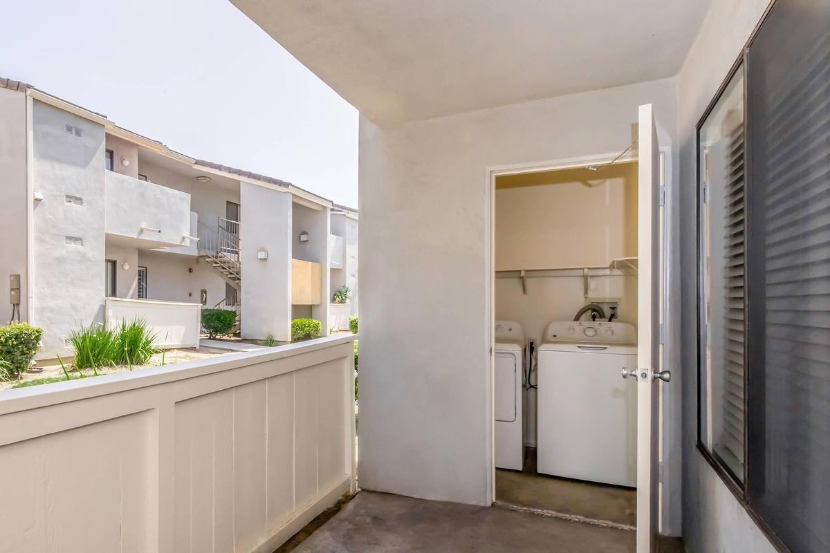 3800 W Devonshire Ave - Photo 7 of 50