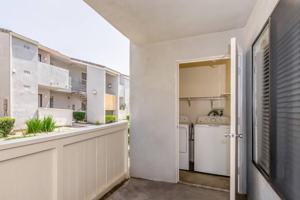 featured image of 3800 W Devonshire Ave