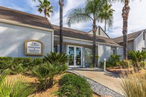 featured image of 3800 W Devonshire Ave